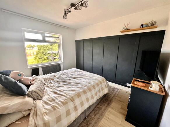 3 bed Semi-Detached for sale Image 8