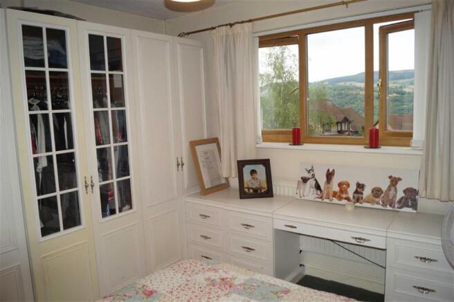 BEDROOM 2 (MASTER)