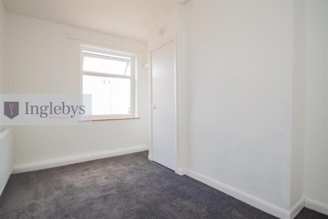 3 bed Terraced to rent Image 12