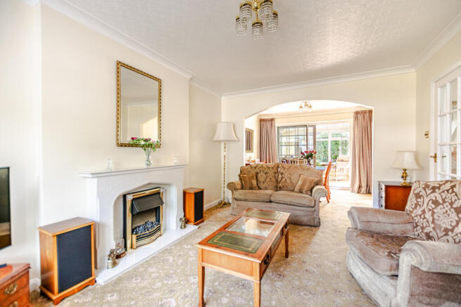 4 bed Detached for sale Image 2