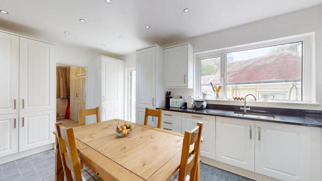 3 bed Semi-Detached for sale Image 10