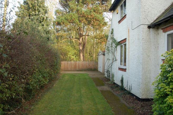 FRONT GARDEN