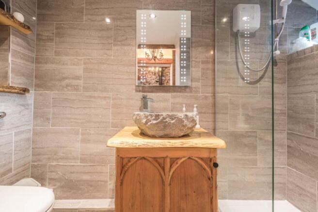 SHOWER ROOM