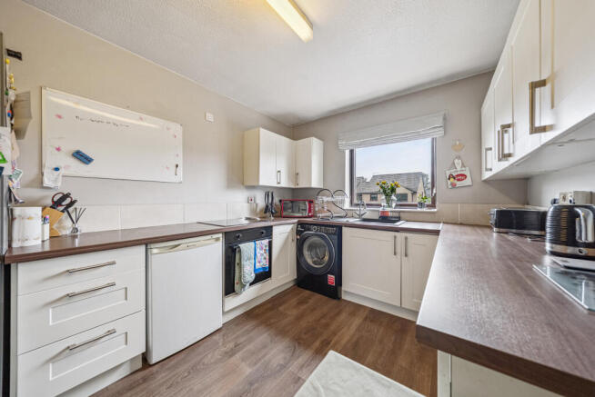 Spiers Grove, Flat F, Thornliebank, Glasgow, G46 photo 4