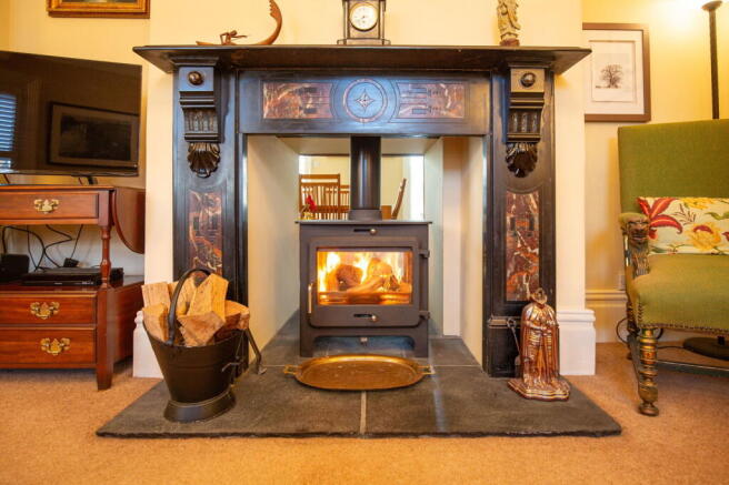 4 bed Detached for sale Image 8