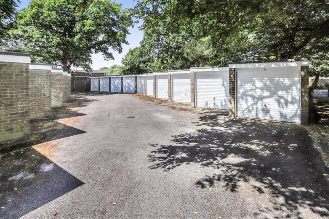GARAGE BLOCK