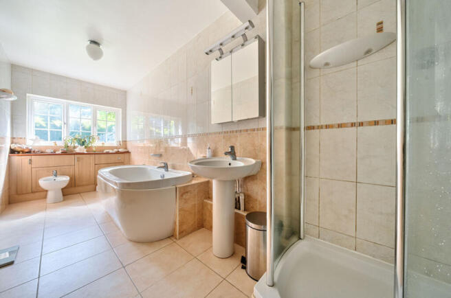 Queens Road, North Warnborough, Hook, Hampshire, RG29 photo 4