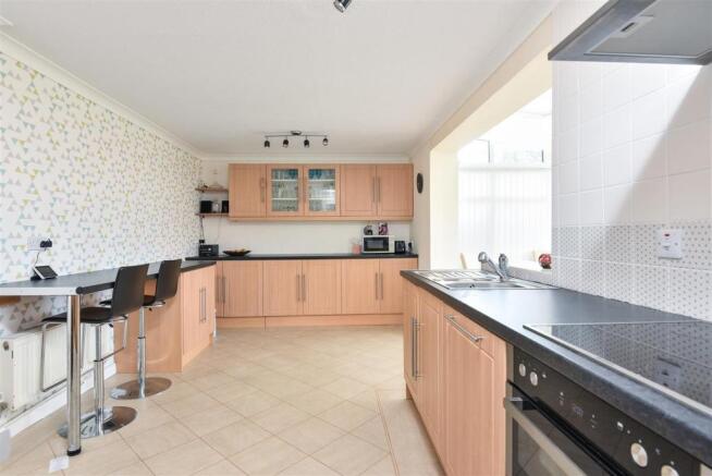 Kitchen 1.jpg