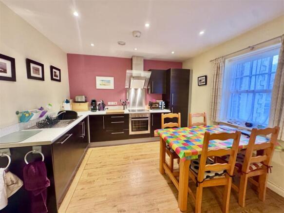 Victoria court, Llanrwst photo 4