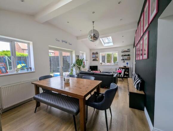 Lounge/Dining Room