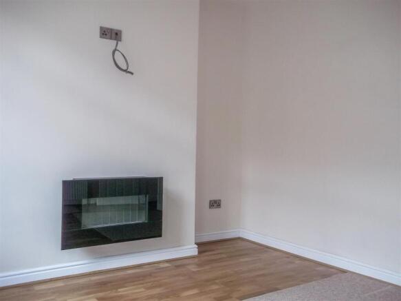 6 Coronation St 150512 002.JPG