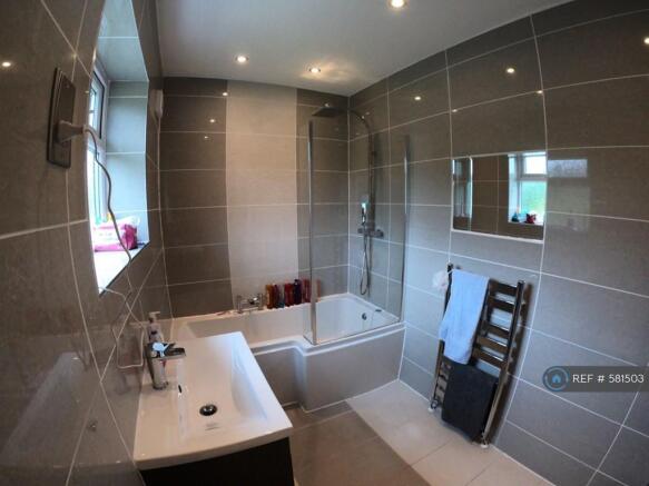 Upstairs Bathroom2
