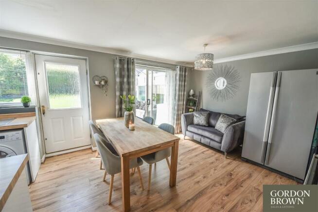 DINING AREA / SNUG