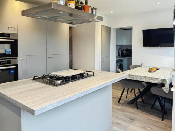 93 Kestrel kitchen d.jpeg