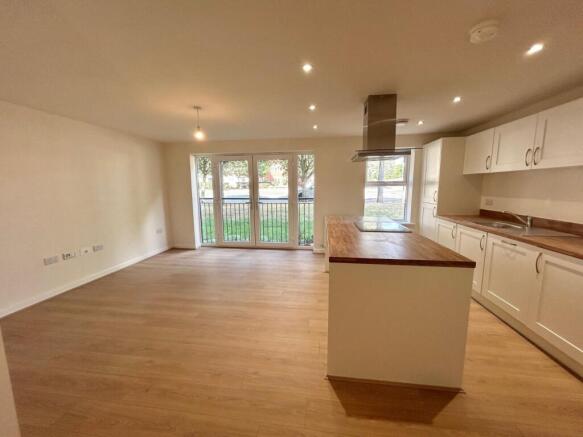 2 bed Flat to rent Image 3