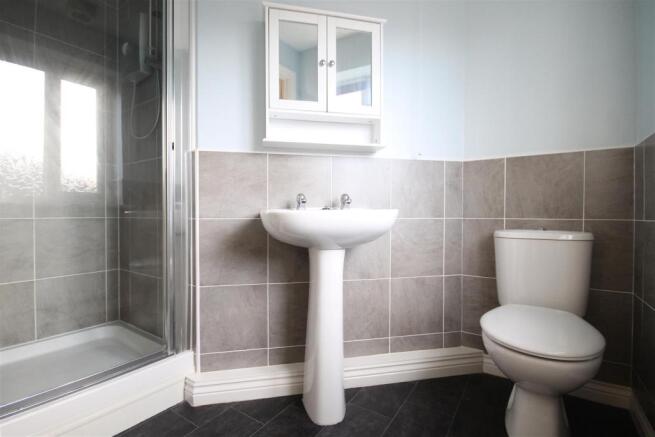 Part Tiled En-Suite 
