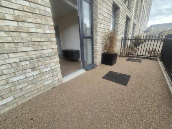 1 bed Apartment to rent Image 4
