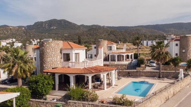 3-Bedroom Villa with Private Pool 100 m from the Sea in Bahceli Image 89 2