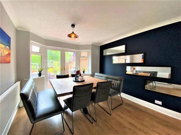 Lounge/Dining Room