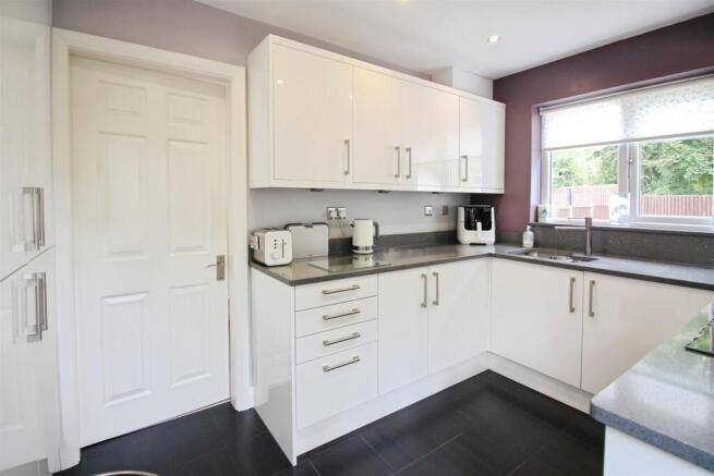 3 bed Detached for sale Image 7