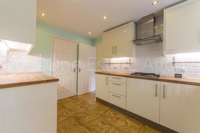14 Gifford Close-19.jpg