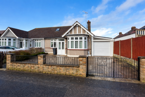 Tolworth Gardens, Chadwell Heath, RM6
