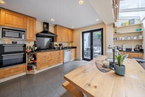 18, Mossbury Road, London SW11 2PB