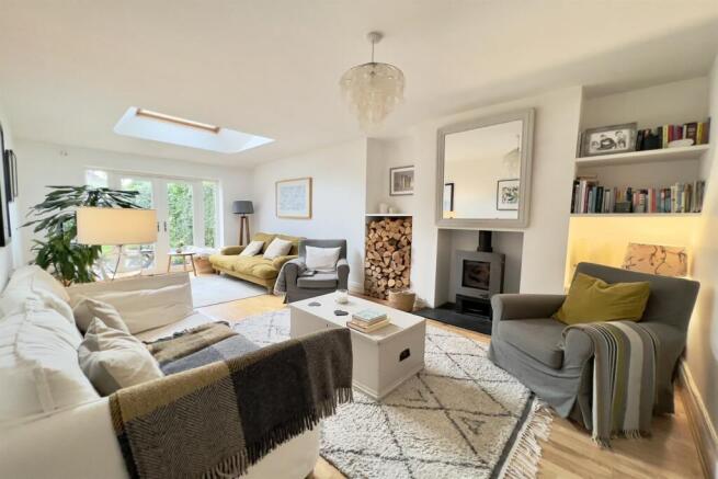 Extended Lounge