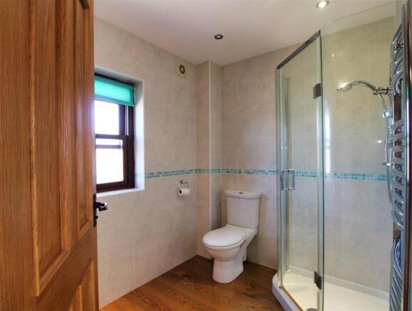 En-suite to Master.jpg