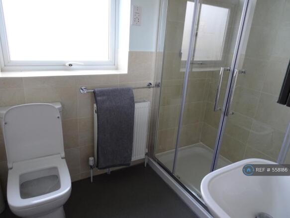 Room 1: Ensuite