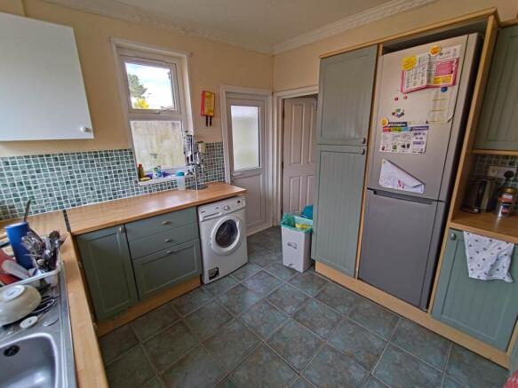 Kitchen (2)