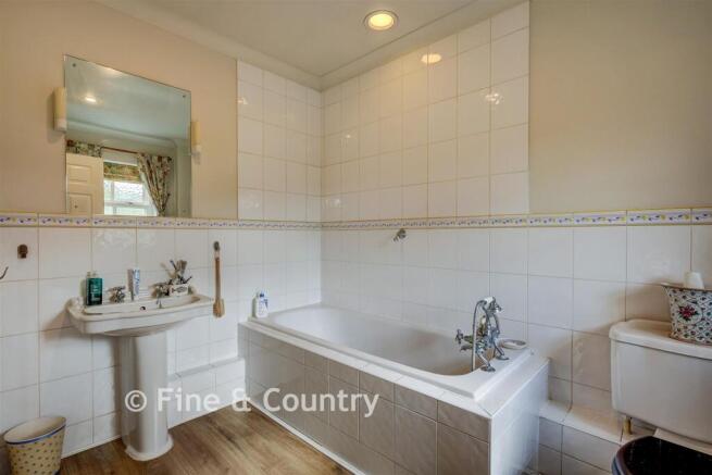 En-Suite Bathroom