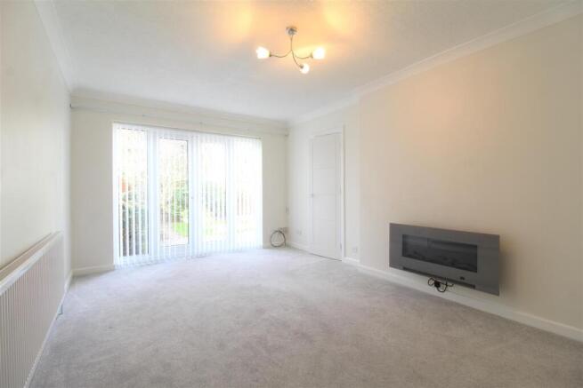 2 Living Room.JPG