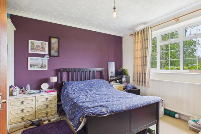 4 bed Bungalow for sale Image 11