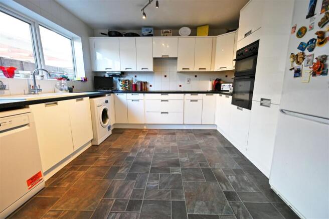 Kitchen / Breakfast Room