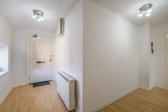 2 bed Flat for sale Image 7