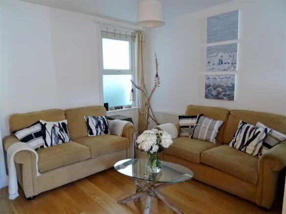 LIVING/DINING AREA: