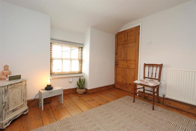 Bedroom 5.jpg