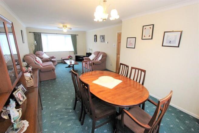 Lounge/Dining Room