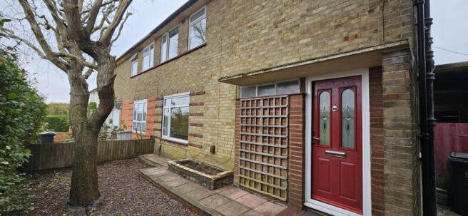 3 bedroom Semi Detached for rent