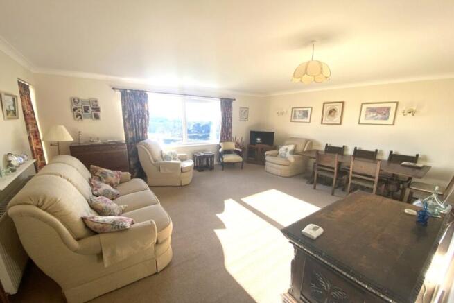 Lounge / Dining Room