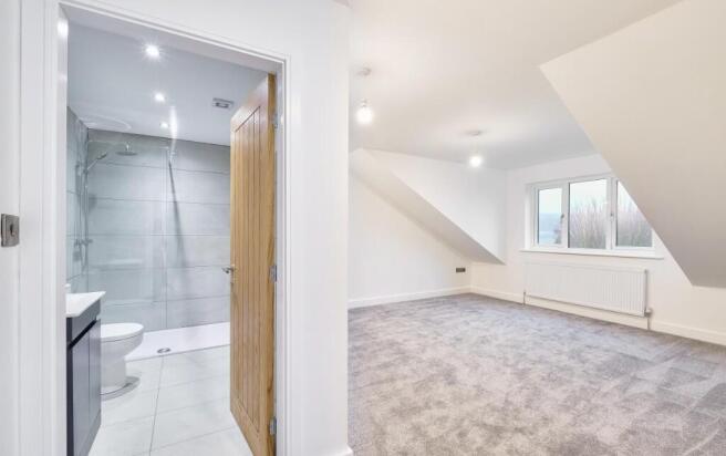 4 bed Detached for sale Image 11