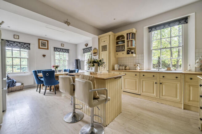 1353500-28-68c271...