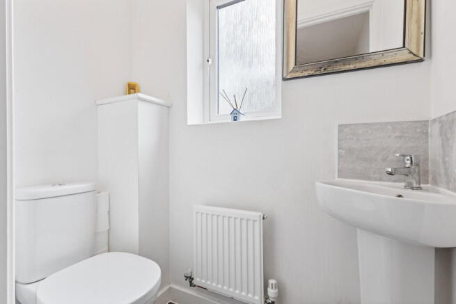 4 bed Detached for sale Image 9