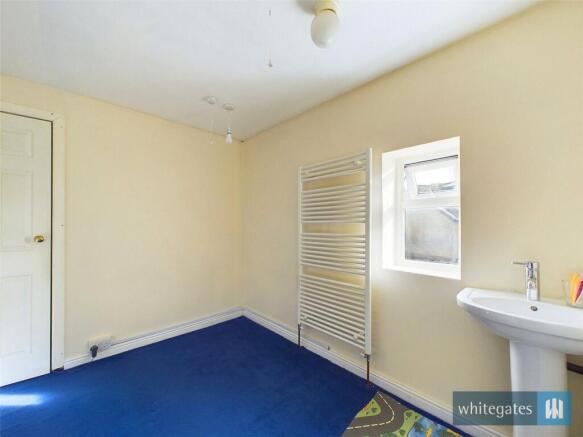 5 bed Semi-Detached for sale Image 10