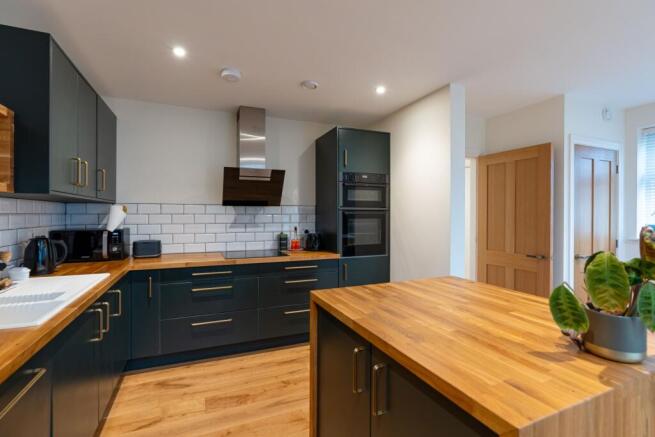 32 Hugh Allen Crescent-09446