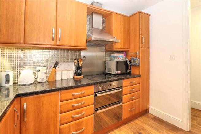 Maybury Hill, Woking, Surrey, GU22 photo 4
