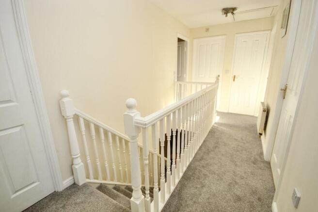 5 bed Detached for sale Image 7