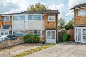 36a, Newborough Grove, Birmingham B28 0UX