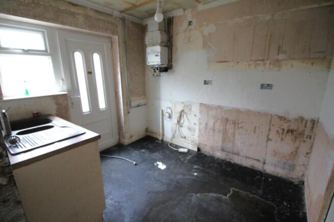 3 bed Semi-Detached for sale Image 6